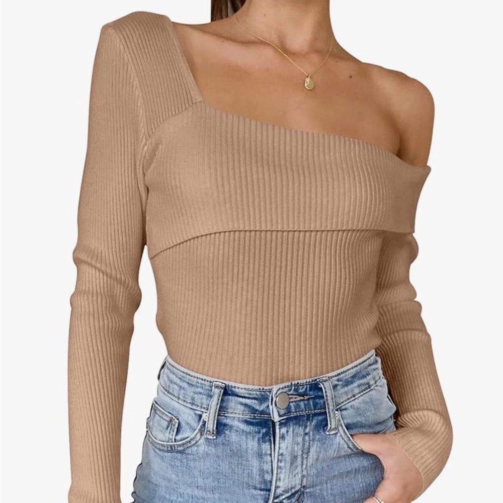 One-Shoulder Ribbed Asymmetrical Knit Top in Camel Brown Size S
